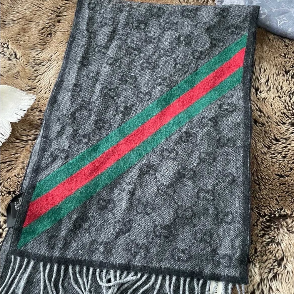Gucci scarf - Picture 2 of 2